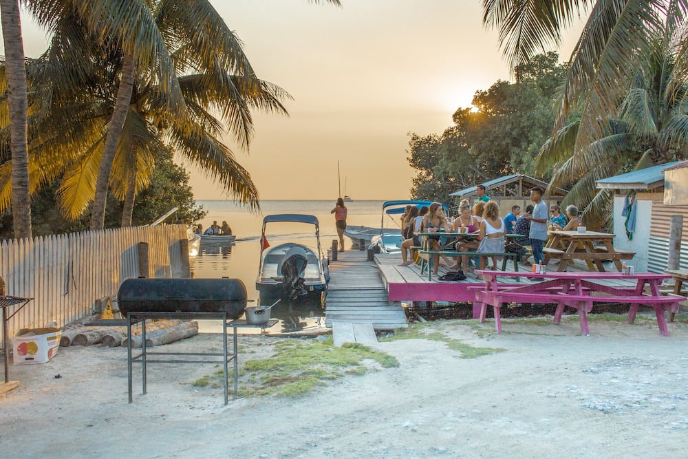 Bar am Strand von Caye Caulker