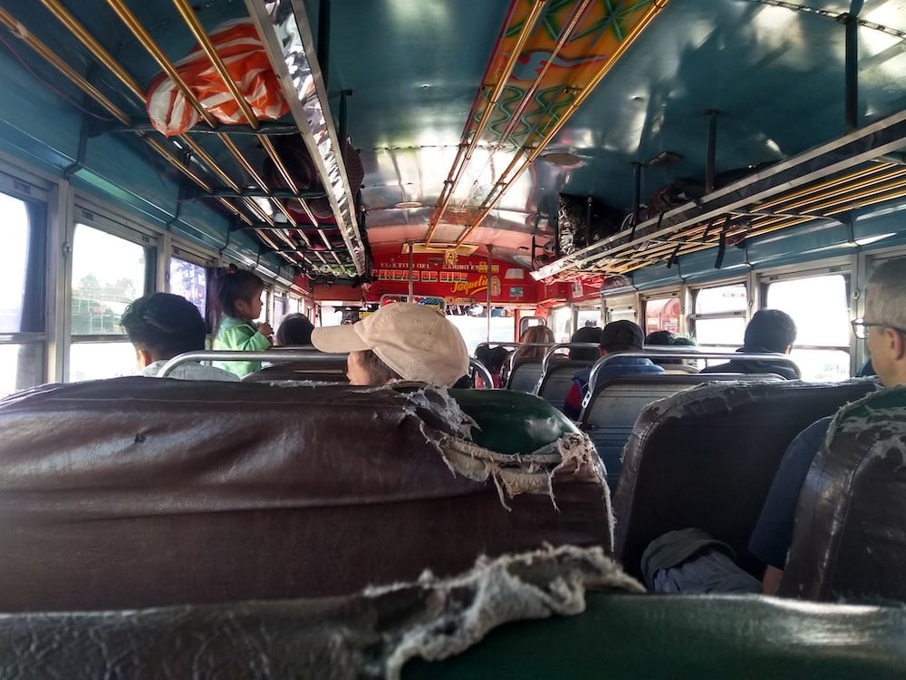 Innenansicht Chicken Bus in Guatemala