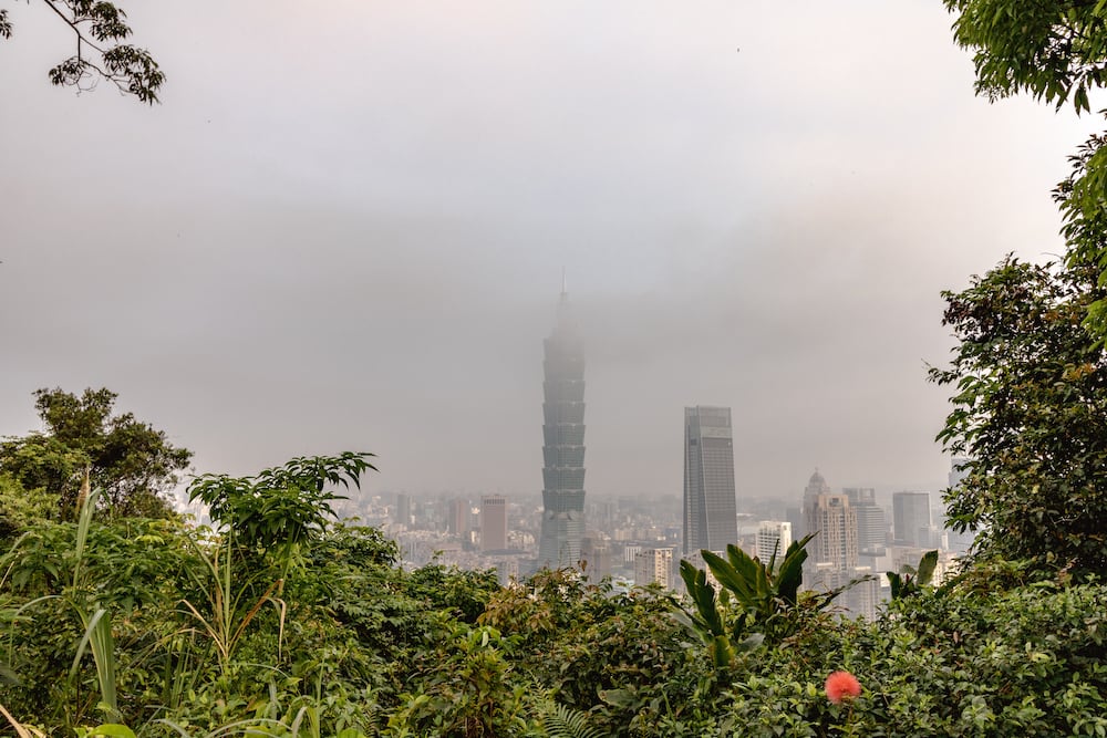 Blick vom Elephant Mountain auf das Taipei 101