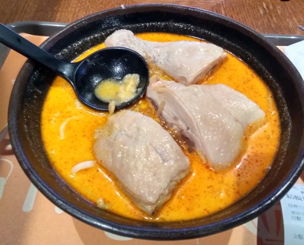 Hühner-Laksa in Taipei Footcourt