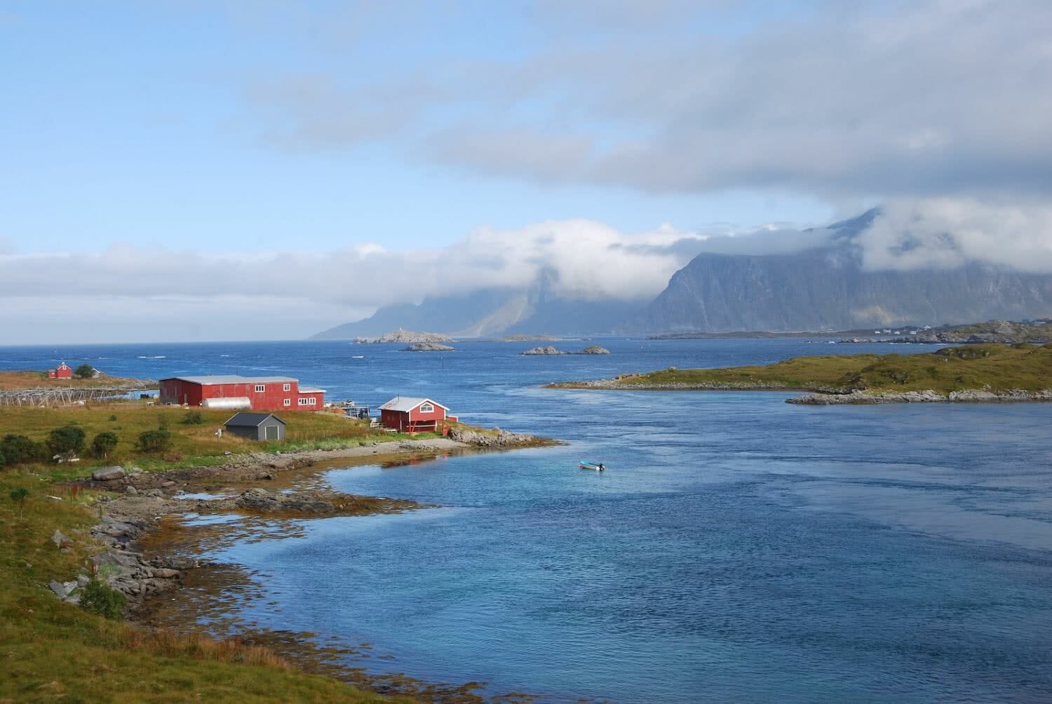 Mit dem Zelt auf den Lofoten: Backpacking-Erfahrung in Norwegen