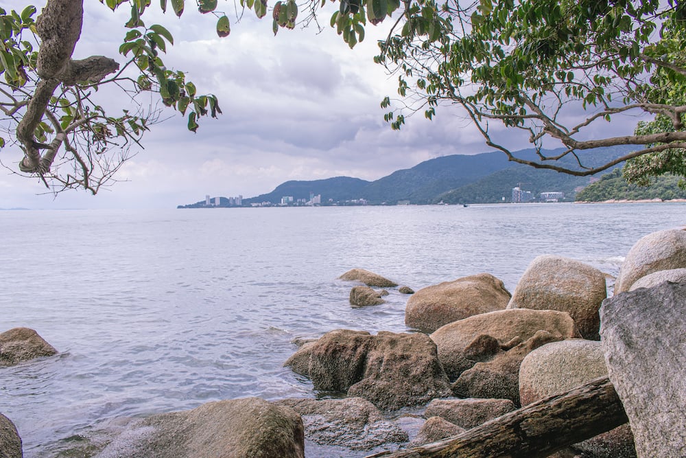 Blick aufs mehr vom Penang Nationalpark