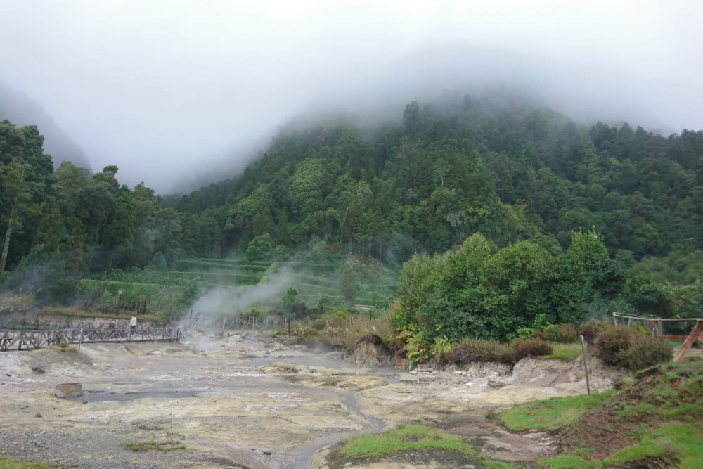 Azoren Dampf und Nebel in Furnas