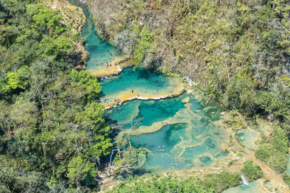 Guatenala Die natürlichen Pools von Semuc Champey bei Lanquín