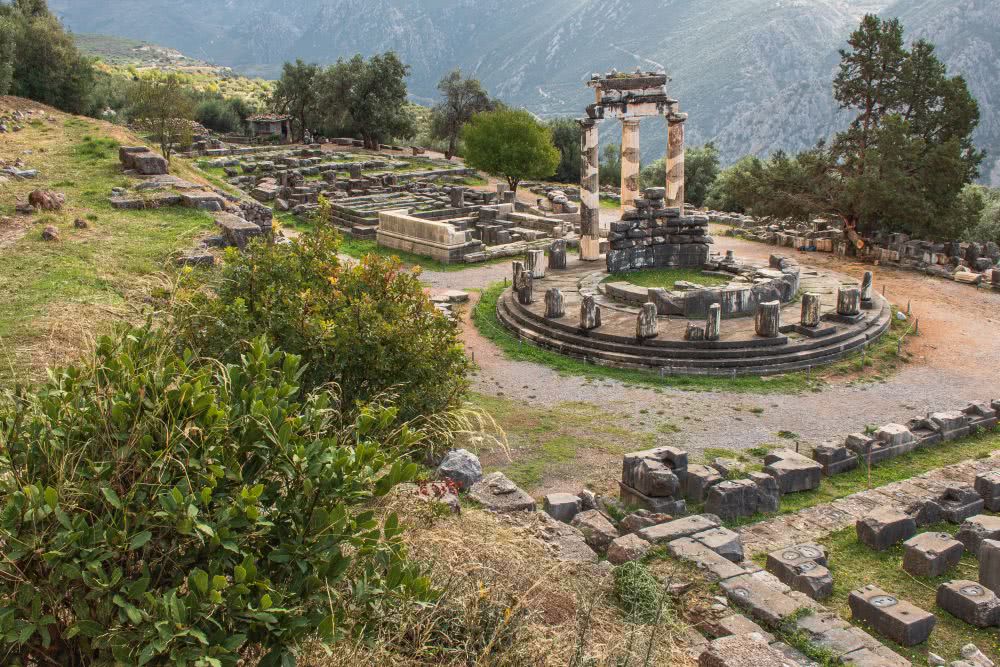 Den Athena Pronaia Tempel verbindet man am ehesten mit dem Orakel von Delphi