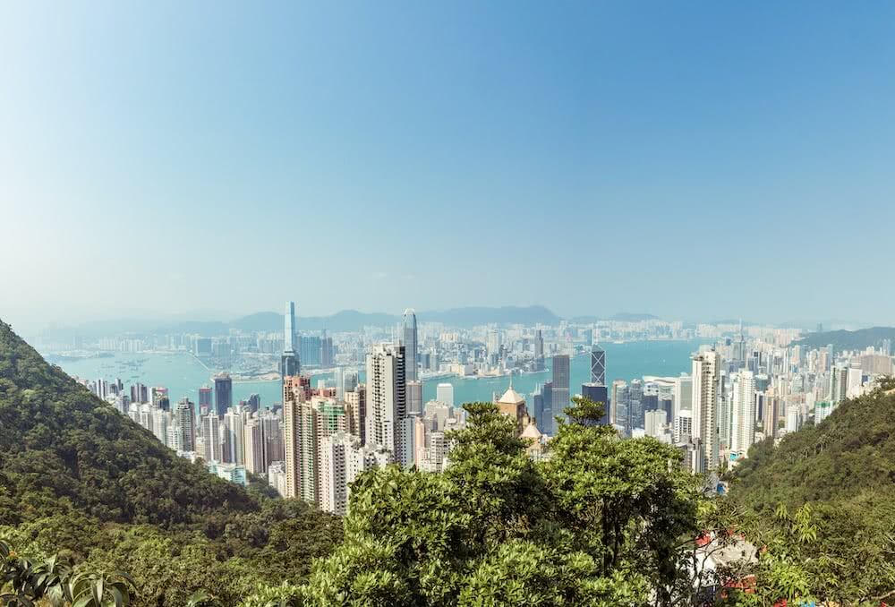 Weltreise: Hongkong und Macau – Noch ein anderes China 5 Bis ganz nah an den grünen Hügel waren die Hochhäuser gebaut.