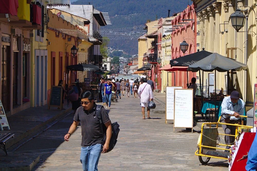Einige der Straßen in San Cristóbal sind für Autos gesperrt. Toll für Fußgänger wie uns.
