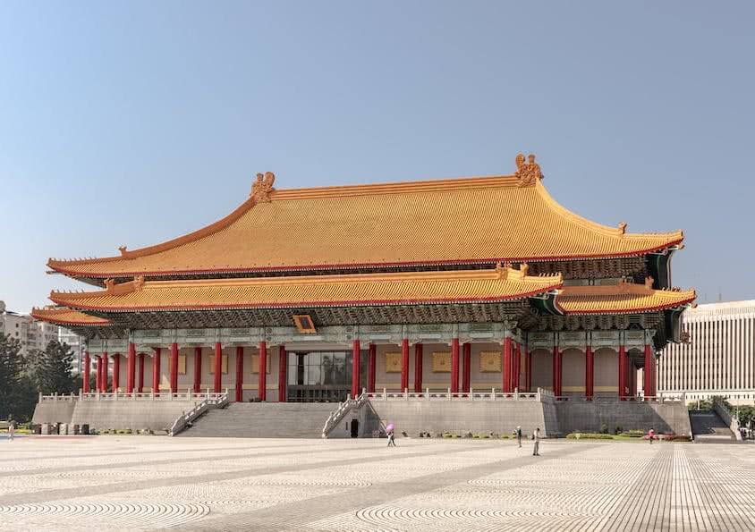 Weltreise: Taipei – Hinein in eine andere Welt 3 Am selben Platz wie das Chiang Kai-shek Memorial liegt auch die große Musikhalle.