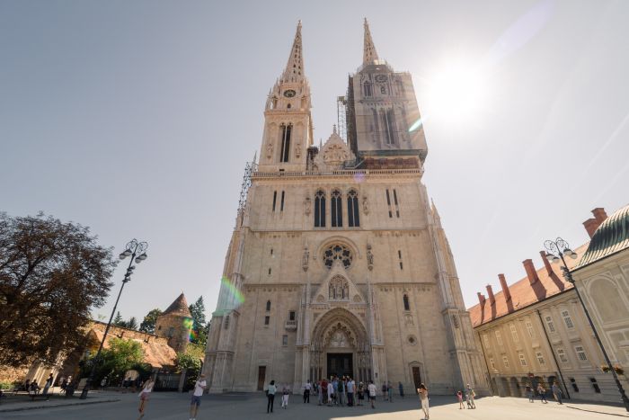Die Kathedrale von Zagreb im Hochsommer