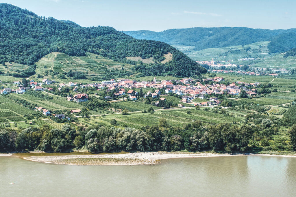 Die Landschaft der Wachau aus der Vogelperspektive