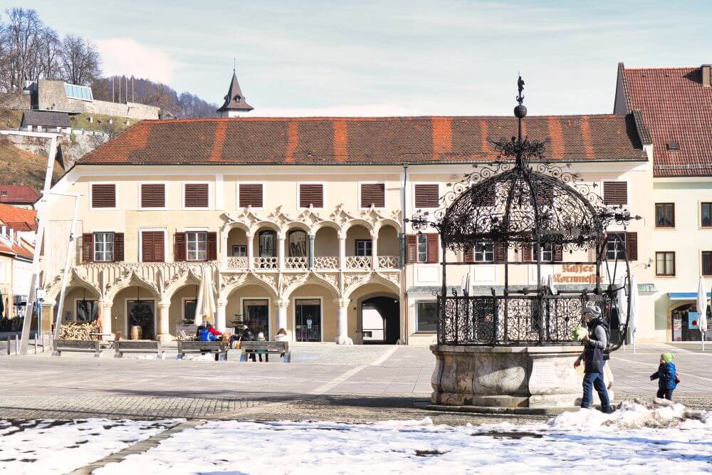 Der Hauptplatz mit Einsernem Brunnen in Bruck an der Mur