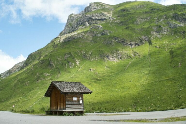 Das Wartehäuschen (Bus) am Spullersee