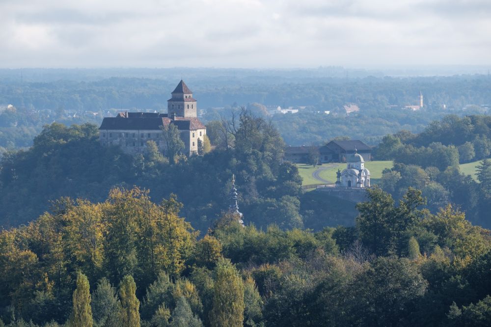 Ausblick auf Schloss Ehrenhausen und das Mausoleum der Eggenberger