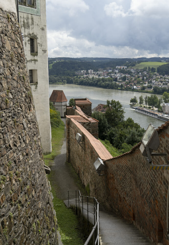 Ausblick auf den Zusammenfluss zweier Flüsse von der Festung