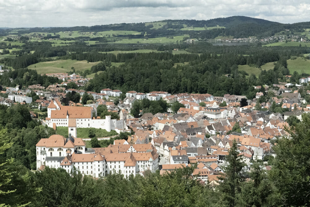 Füssen vom Aussichtspunkt Kalvarienberg fotografiert