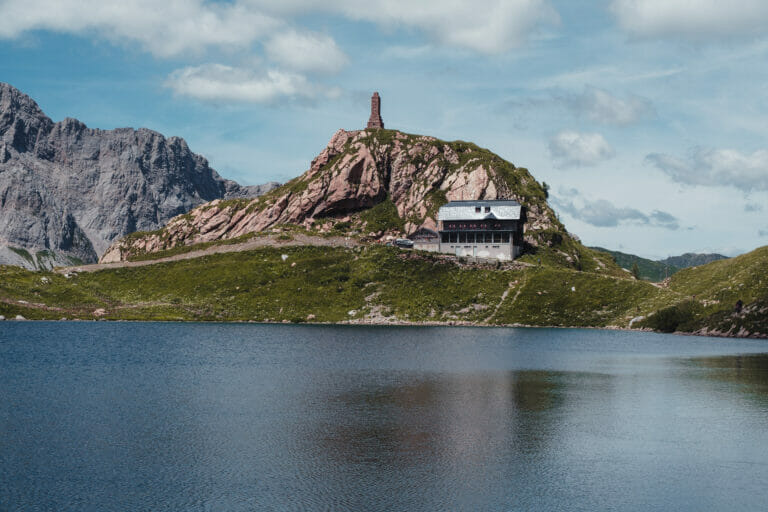 Blick auf die Wolayerseehütte (Foto von Stefan Galler)