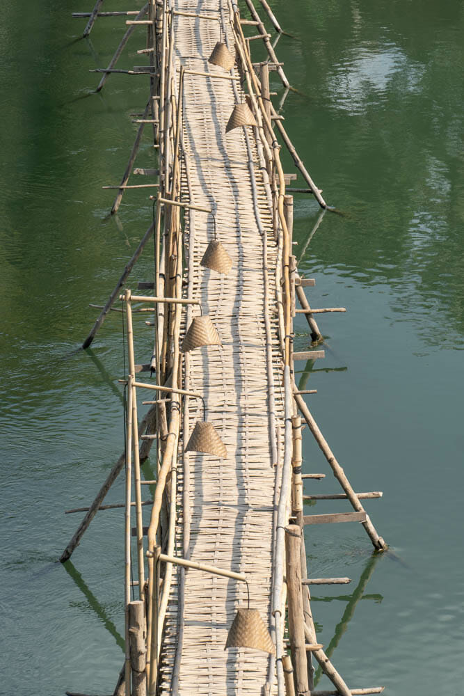 Zerbrechliche Bambusbrücke