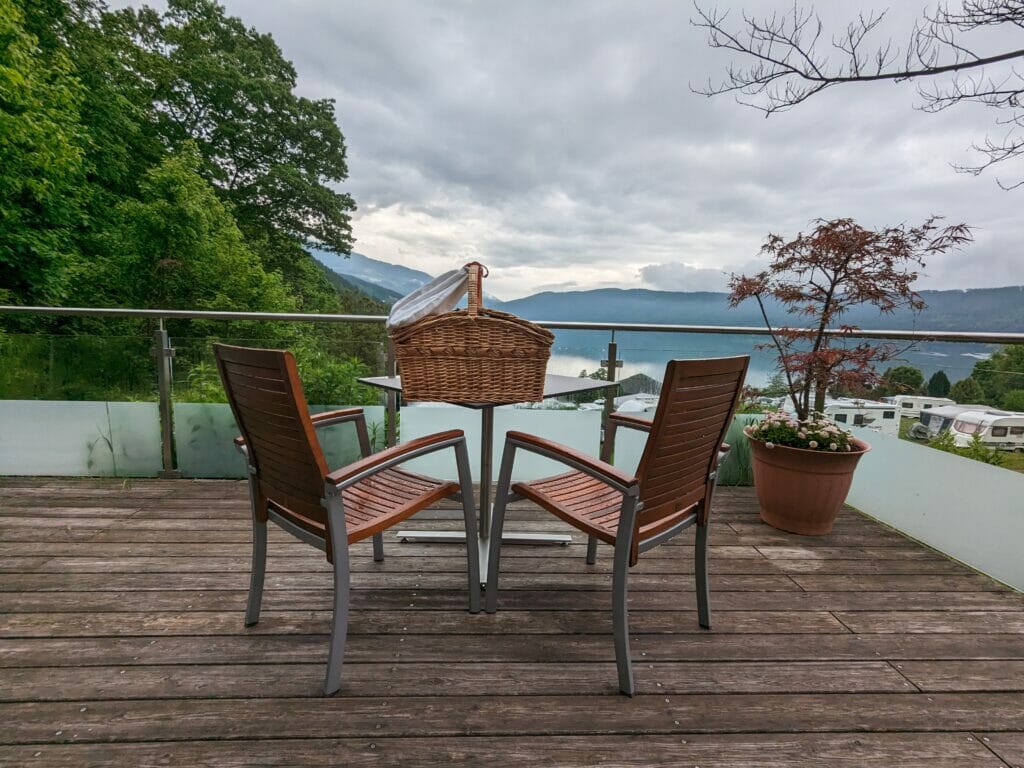 Terrasse vom Biwak Millstätter See