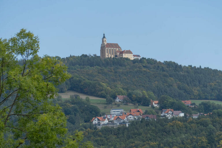 Blick auf die Pöllauberg Kirche