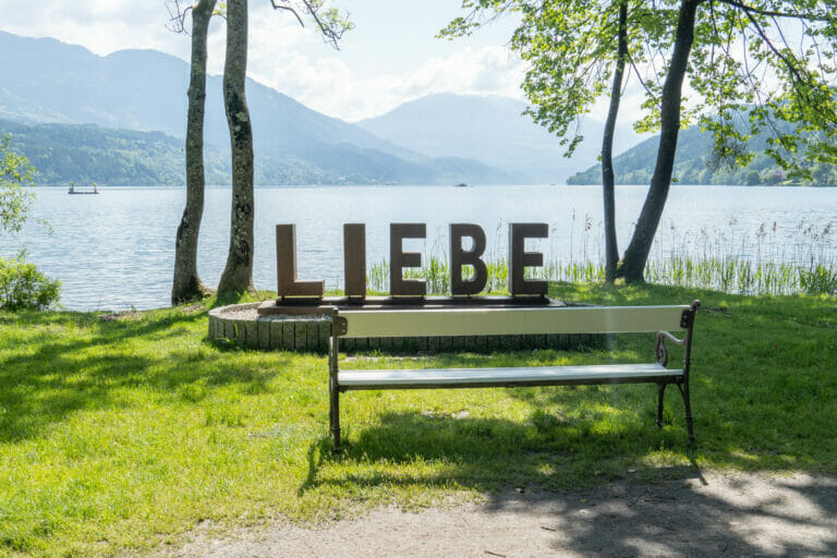 Fotopoint "Liebe" im Klingerpark in Seeboden