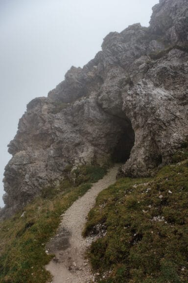 Grotte in der Nähe des Schutzhauses