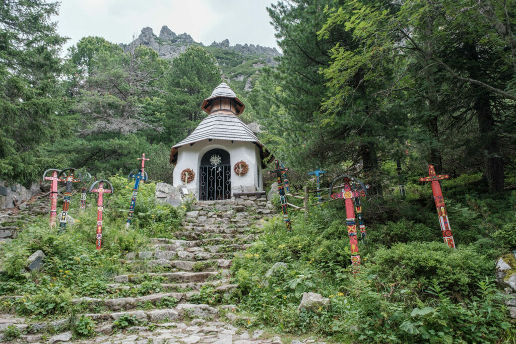 Symbolischer Friedhof für in den Bergen Gestorbene