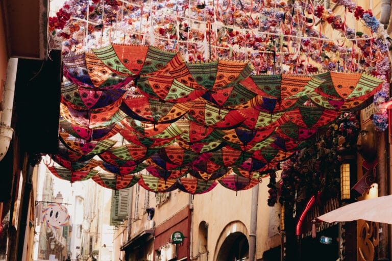 Regenschirmgasse in Nizza