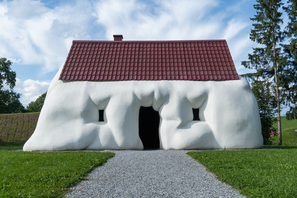 Das Fat House im Österreichischem Skulpturenpark