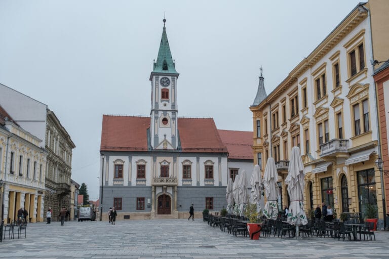 Hauptplatz mit Rathaus