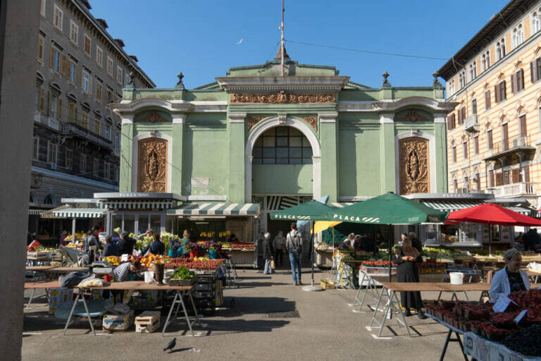 Blick auf den Marktplatz in Rijeka