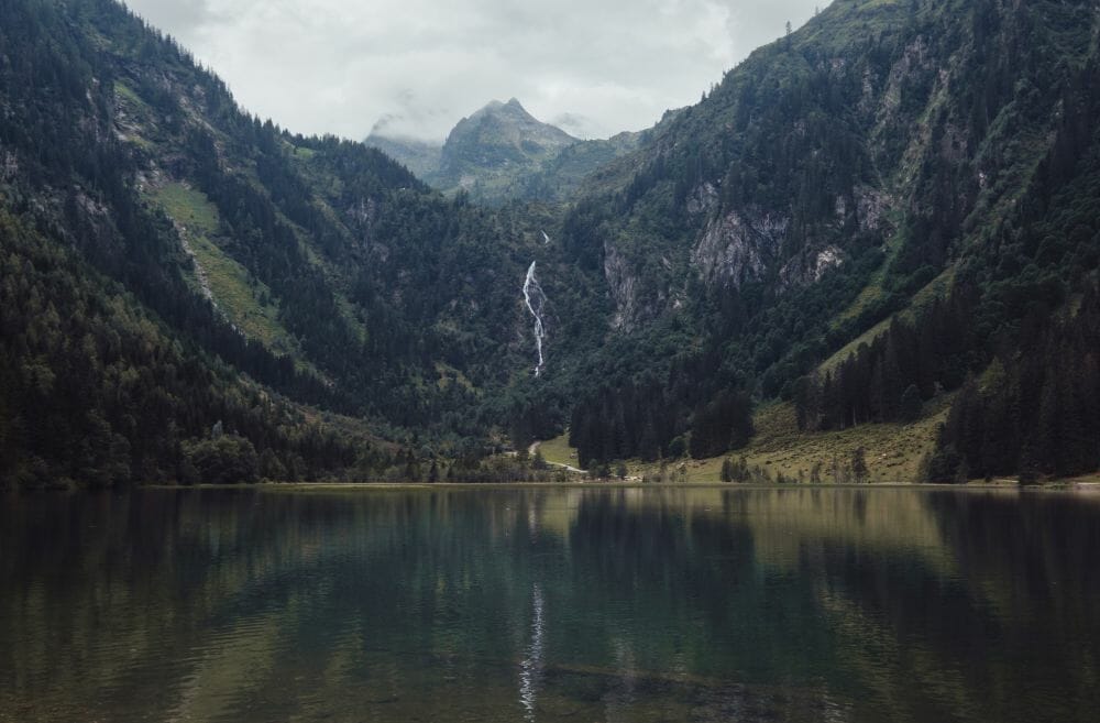 Der Steirische Bodensee mit Wasserfall