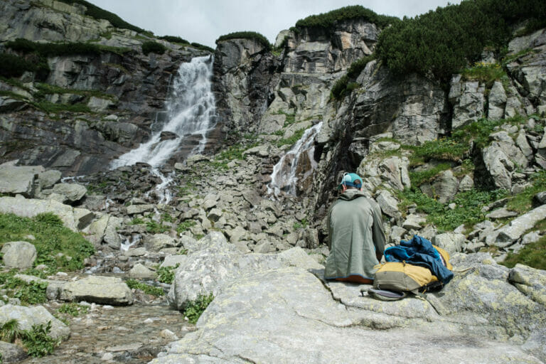 Rast mit Blick auf den Schleierwasserfall