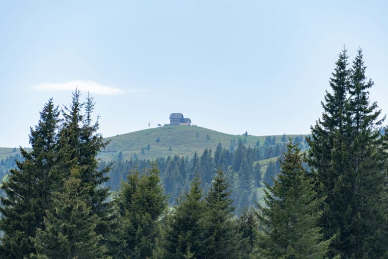 Wolfsberger Hütte vom Parkplatz aus